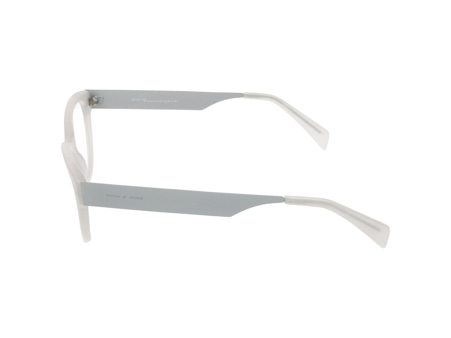 5585 white . 51.00 / white .